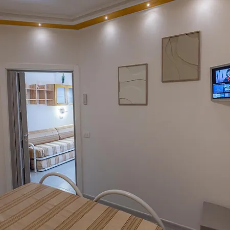 Ranieri Aparthotel 3*