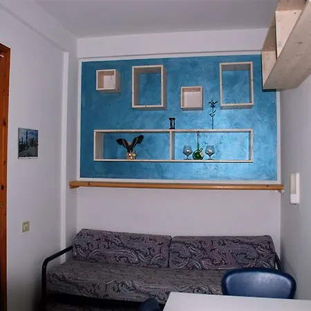 Ranieri Aparthotel 3*